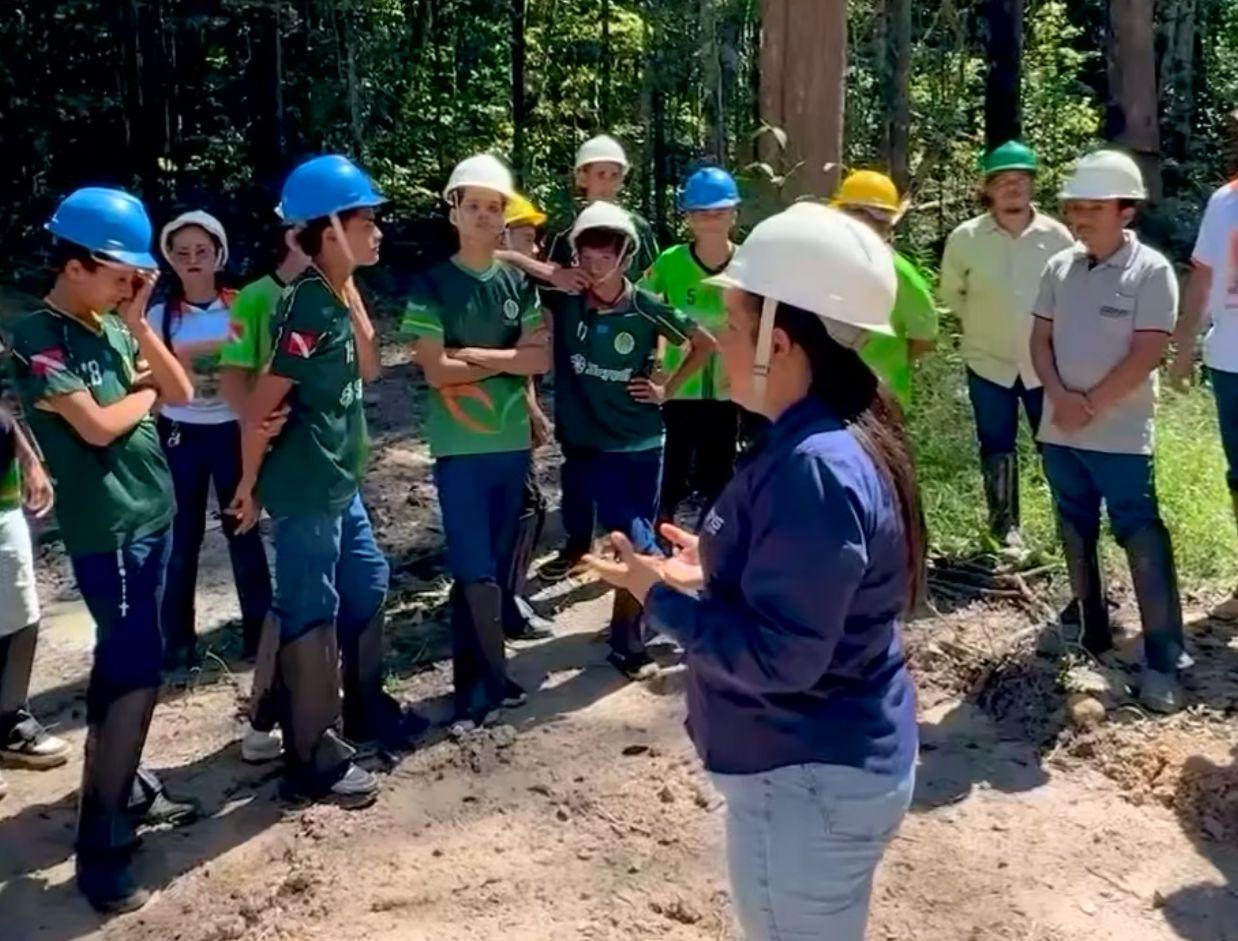Semana do Meio Ambiente: estudantes de Goianésia do Pará visitam áreas reflorestadas