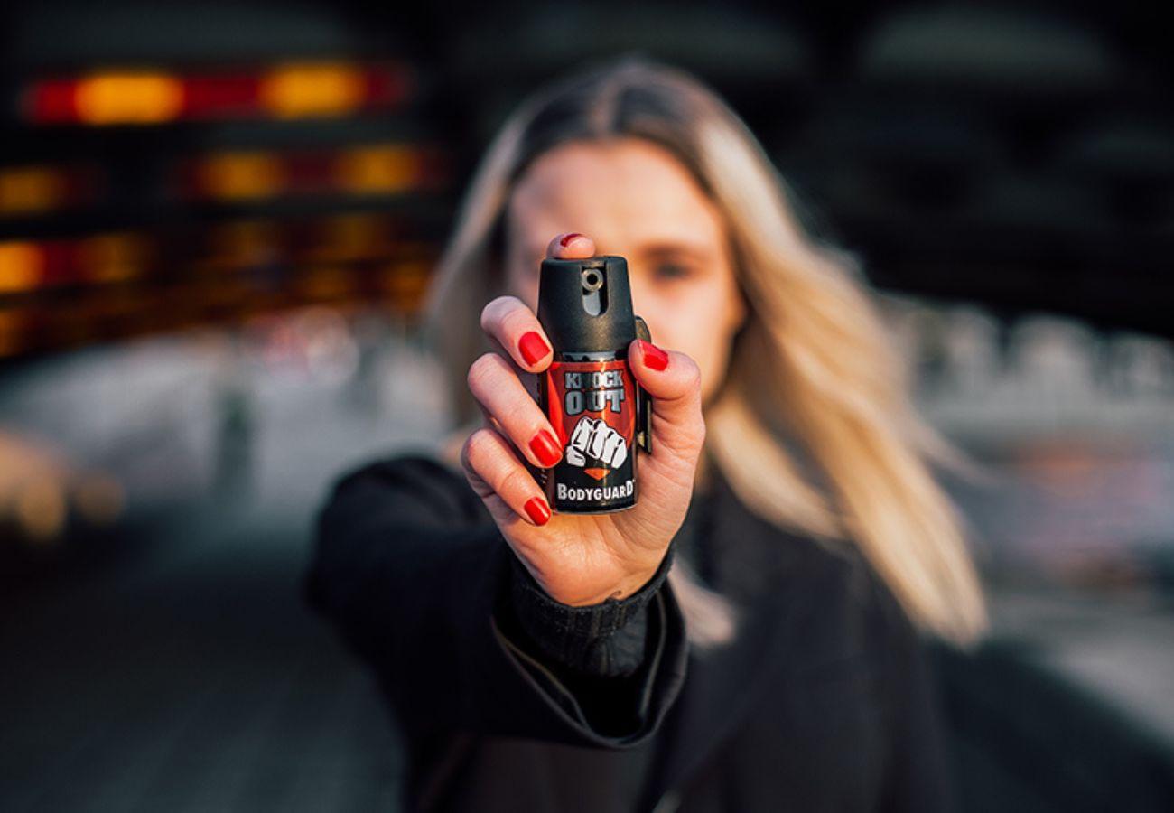 Senado aprova PL que libera spray de pimenta para mulheres a partir dos 16 anos