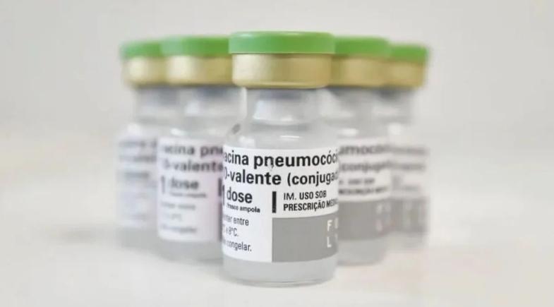 SUS passa a oferecer nova vacina que dobra proteção infantil contra pneumonia e meningite