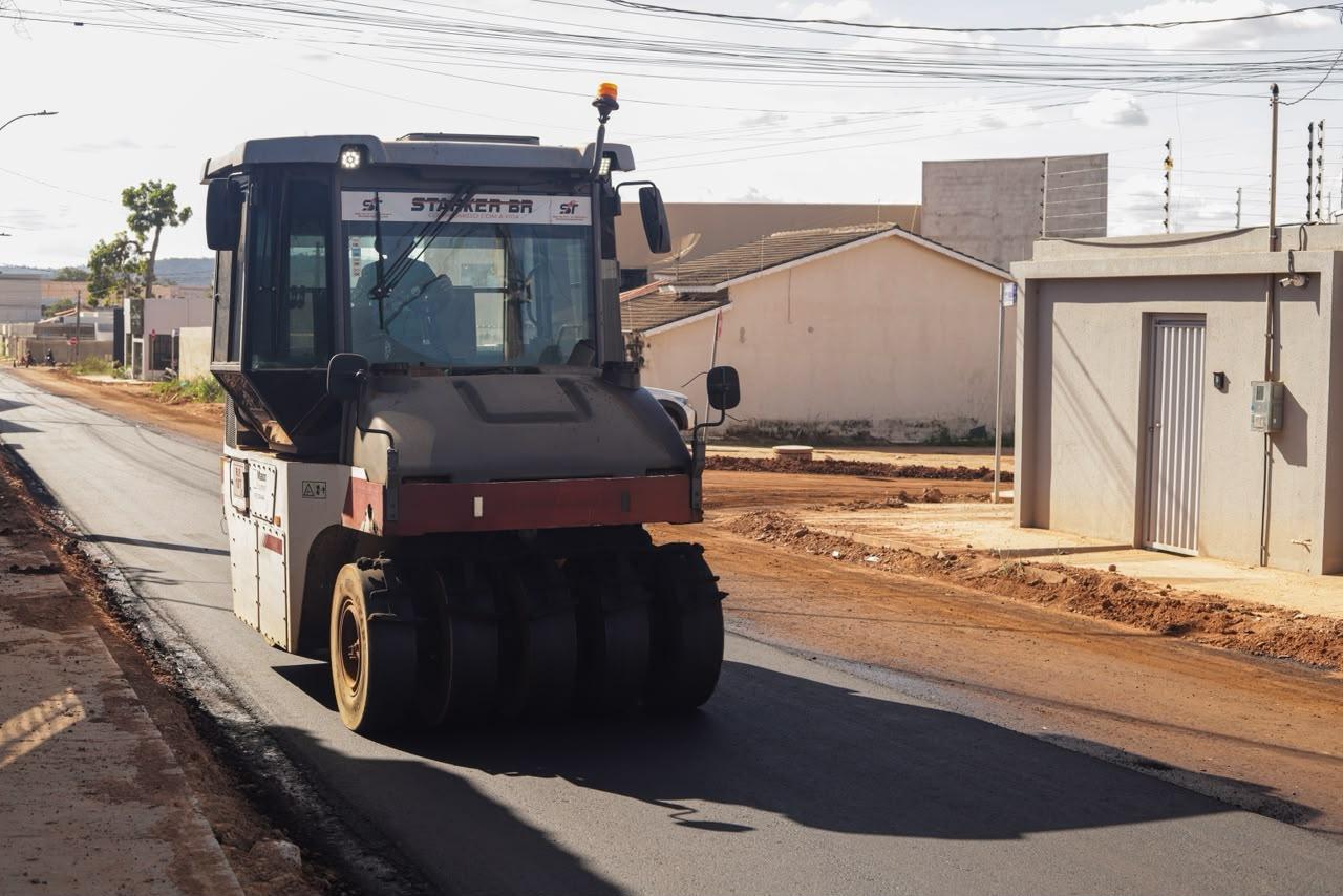 Vale dos Sonhos I e Vale dos Sonhos III recebem pavimentação asfáltica