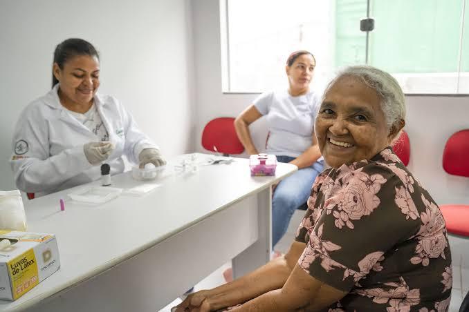 Altamira anuncia reforço na saúde com nova ambulância, micro-ônibus e uniformes para agentes