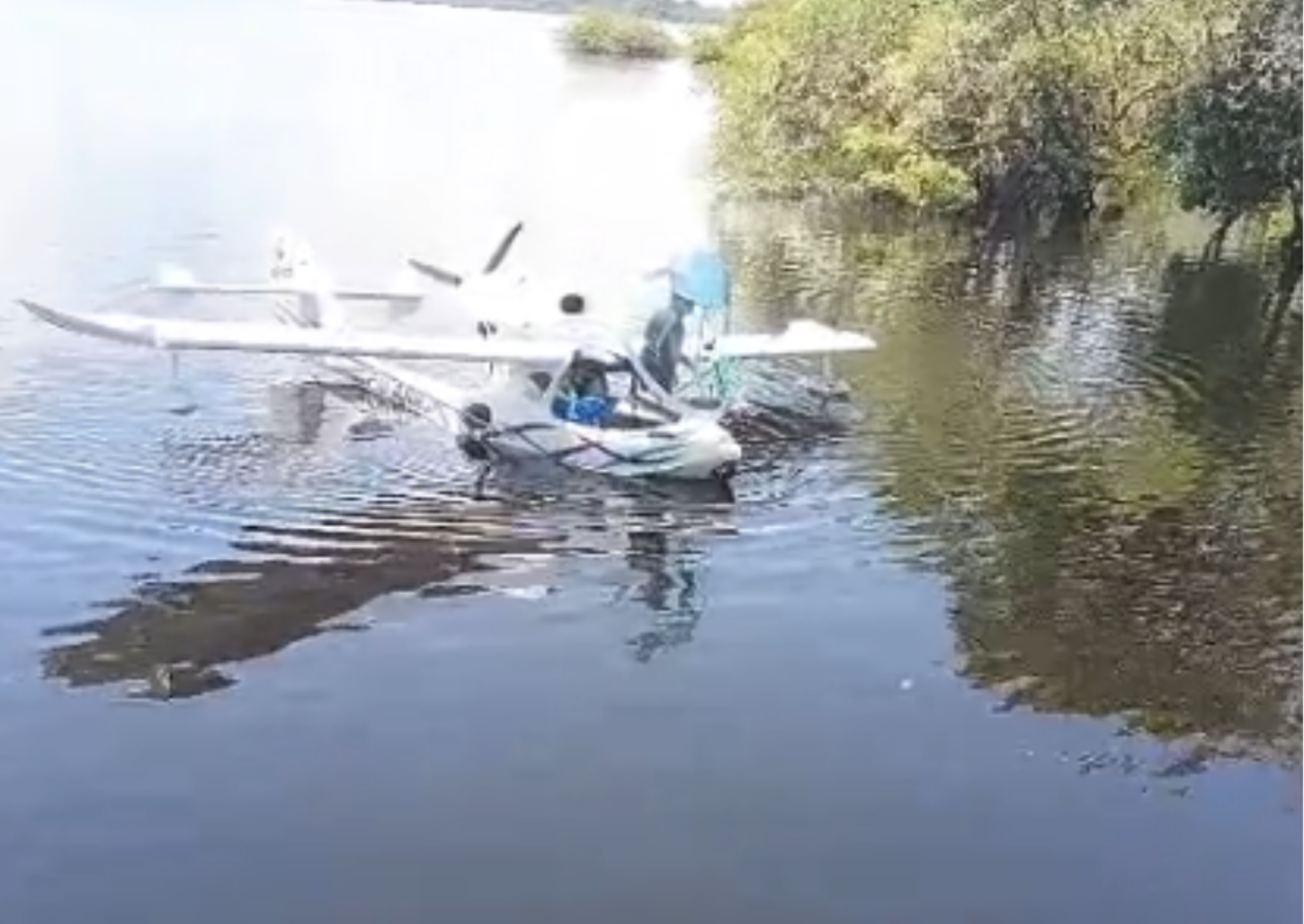 Avião cai em comunidade ribeirinha de Oriximiná