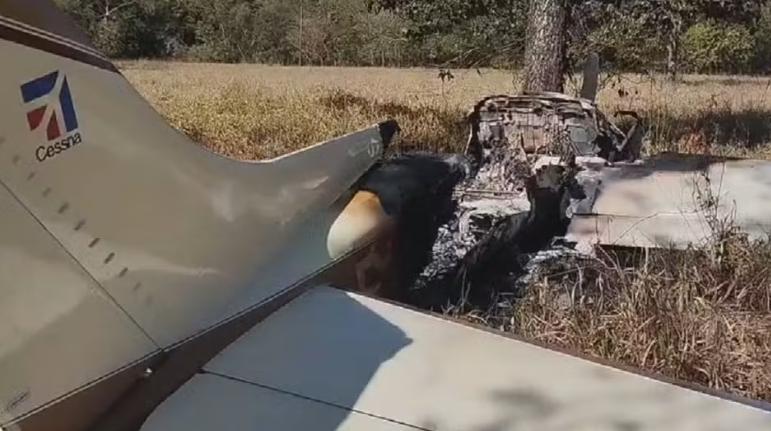 Avião carregado com cerca de 300 kg de cocaína faz pouso forçado em fazenda de Goiás
