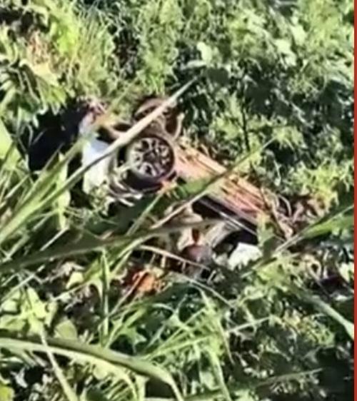 Capotamento na BR-230 deixa dois feridos na entrada de Altamira