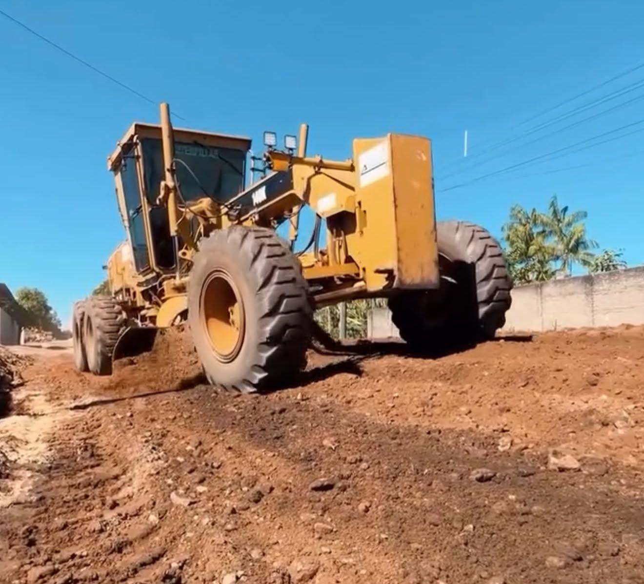 Vandin e Eráclito dão início a obras de infraestrutura nas ruas de Água Azul do Norte