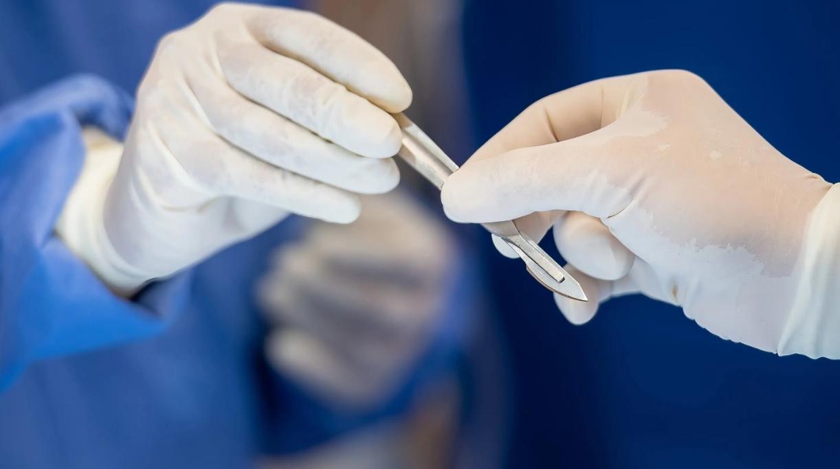 Bebê morre após ser atingido por bisturi durante cesárea em hospital em São Paulo