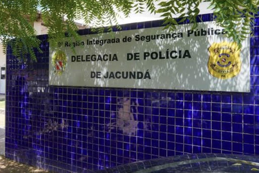 Casal é levado à delegacia após denúncia de violência doméstica em Jacundá