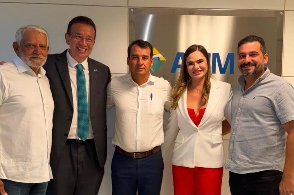 Em Brasília, prefeito Nego busca avanços para a mineração em Cumaru do Norte