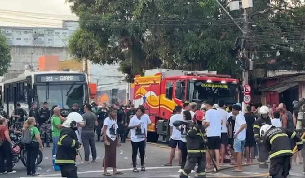 Família e amigos protestam após morte de jovem e liberdade de suspeito em Belém