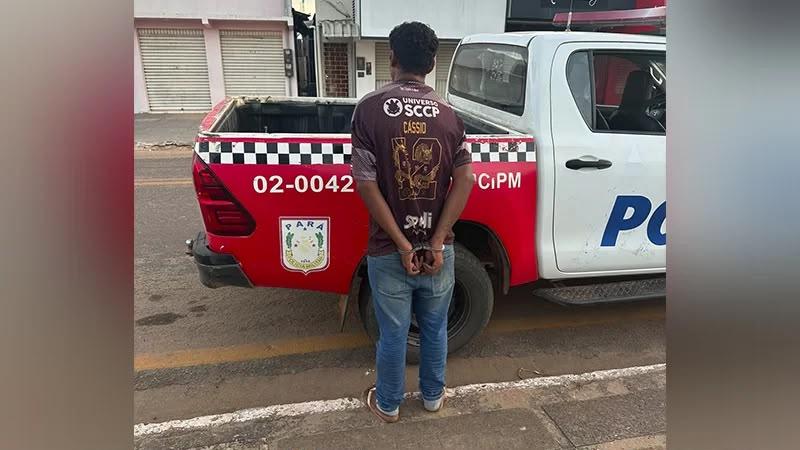Homem é preso após sair pela cidade dizendo que tinha matado homem a facadas em Itupiranga