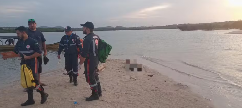 Homem morre afogado após entrar no rio para tomar banho na Praia do Juá, em Santarém