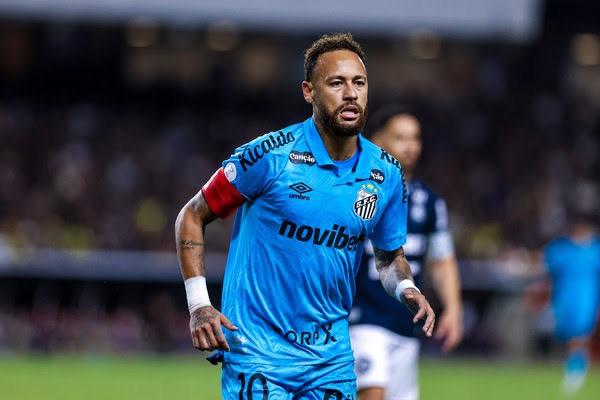 Neymar se envolve em confusão com dirigentes do Remo após classificação do Santos