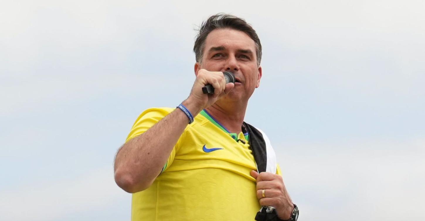 'Nós vamos libertar o povo brasileiro', diz Flávio Bolsonaro durante agenda em Alagoas
