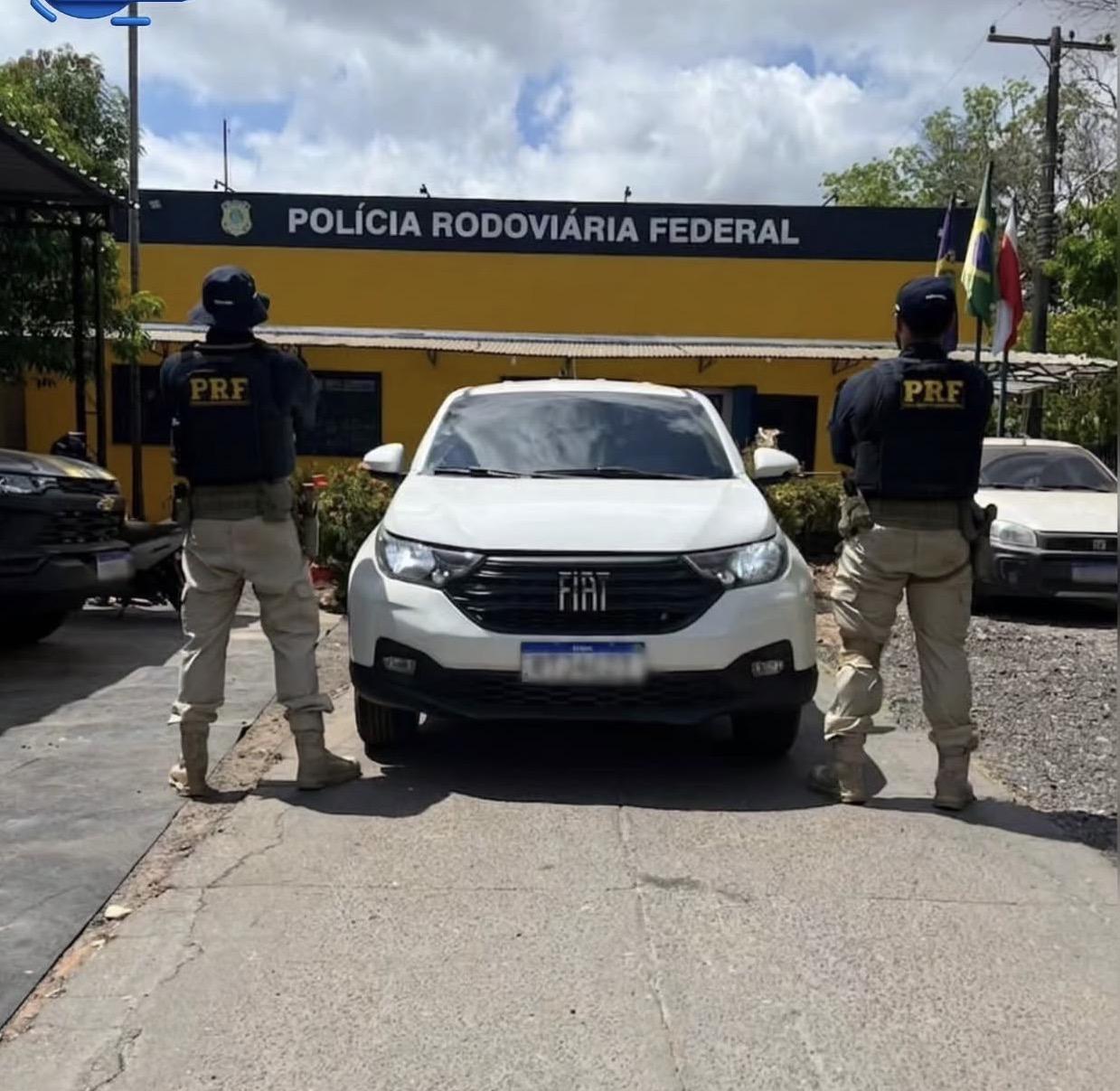 PRF recupera caminhonete roubada e adulterada na BR-230, em Marabá 