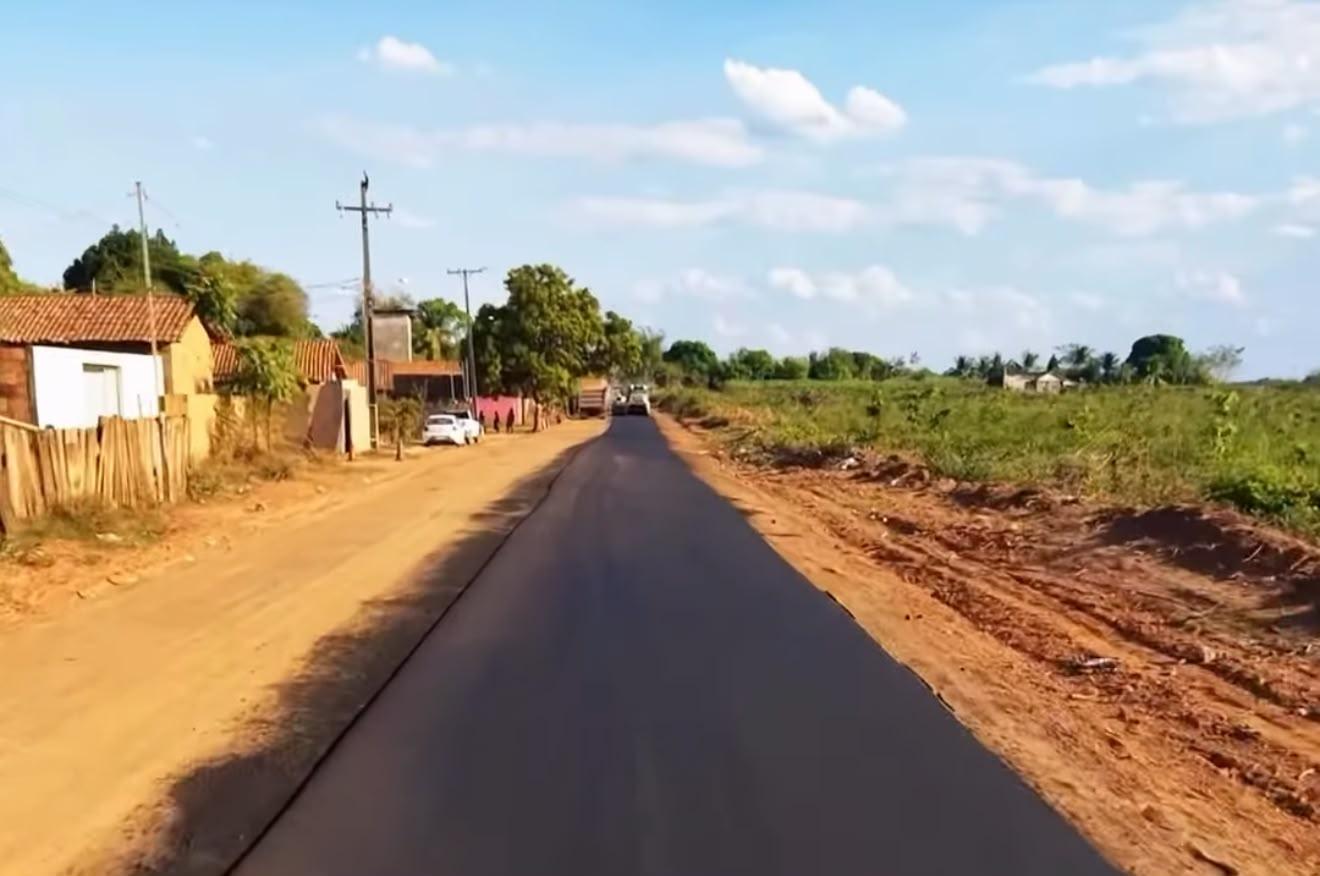 Rua do bairro Mutirão recebe mais de 400 metros de asfalto em Itupiranga
