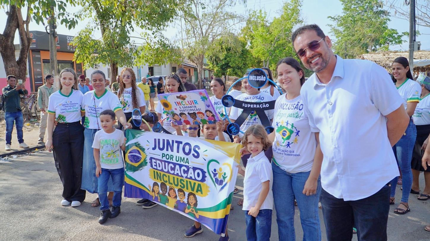 Desfile Cívico em Parauapebas reúne estudantes em celebração ao patriotismo e à cidadania