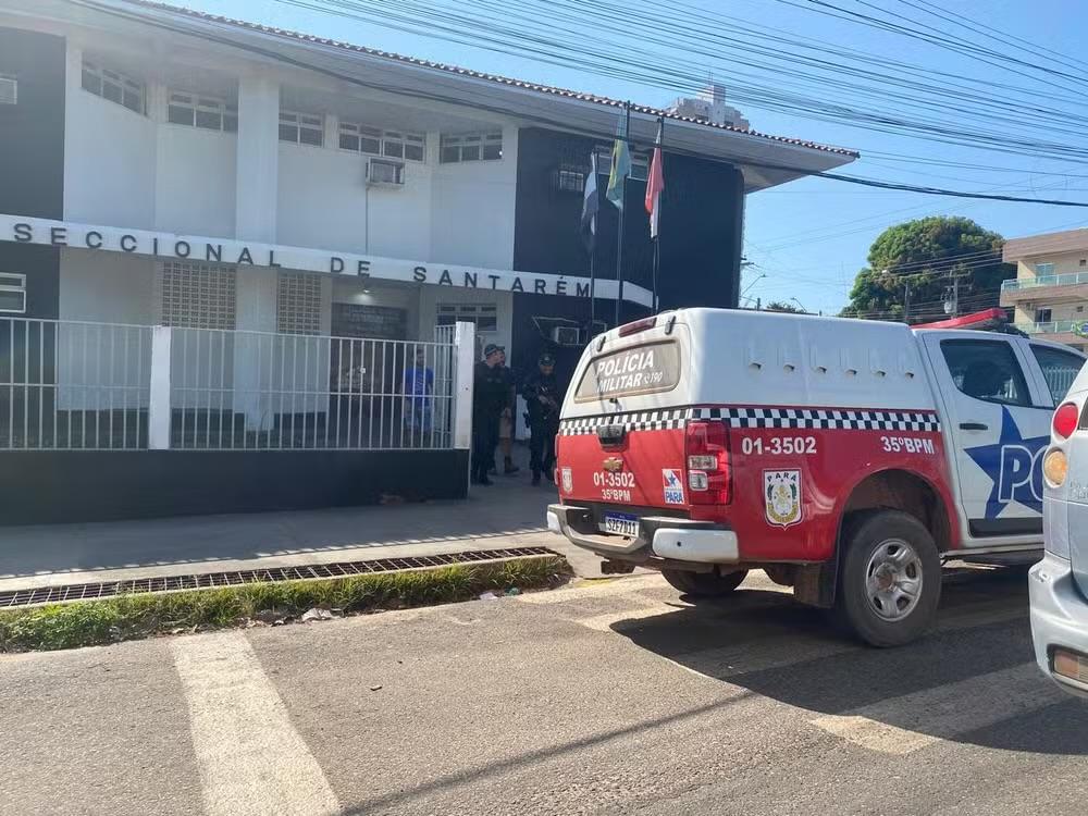 Dupla é presa suspeita de cobrar ‘taxa do crime’ de comerciantes em Santarém