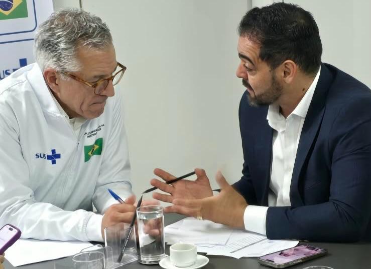 Em Brasília, Aurélio articula soluções para a saúde de Parauapebas