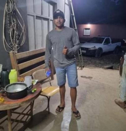 Irmão mata irmão a facadas e é preso escondido embaixo da cama em Tucuruí