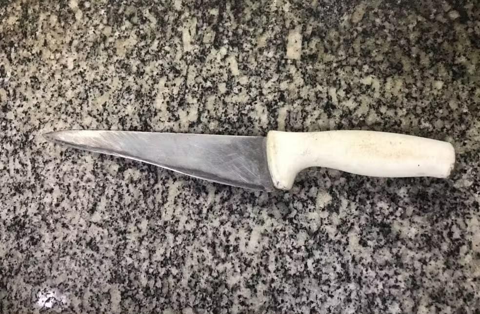 Mulher é esfaqueada no rosto durante discussão e homem é preso em Araguaína