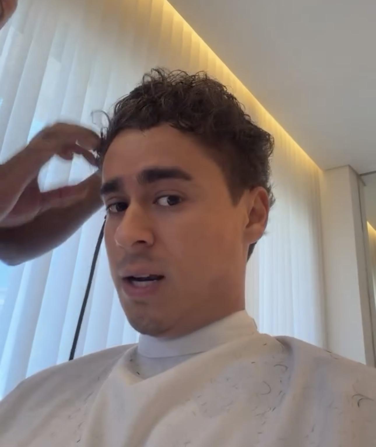 Nikolas Ferreira ironiza vazamento de conversas com Vorcaro e promete vídeo para explicar caso