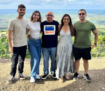 Eugênio, Josemira e filhos