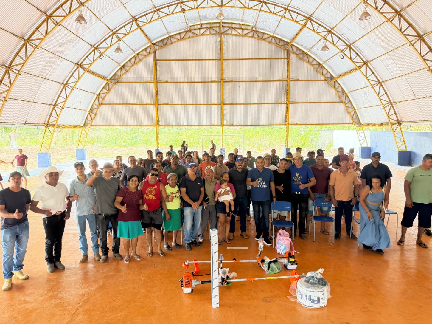 Prefeitura de Nova Ipixuna entrega kits de irrigação e roçadeiras a 32 produtores rurais