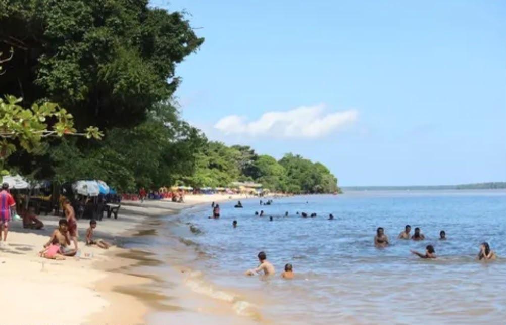 Quatro crianças se afogam em praia de Mosqueiro, em Belém