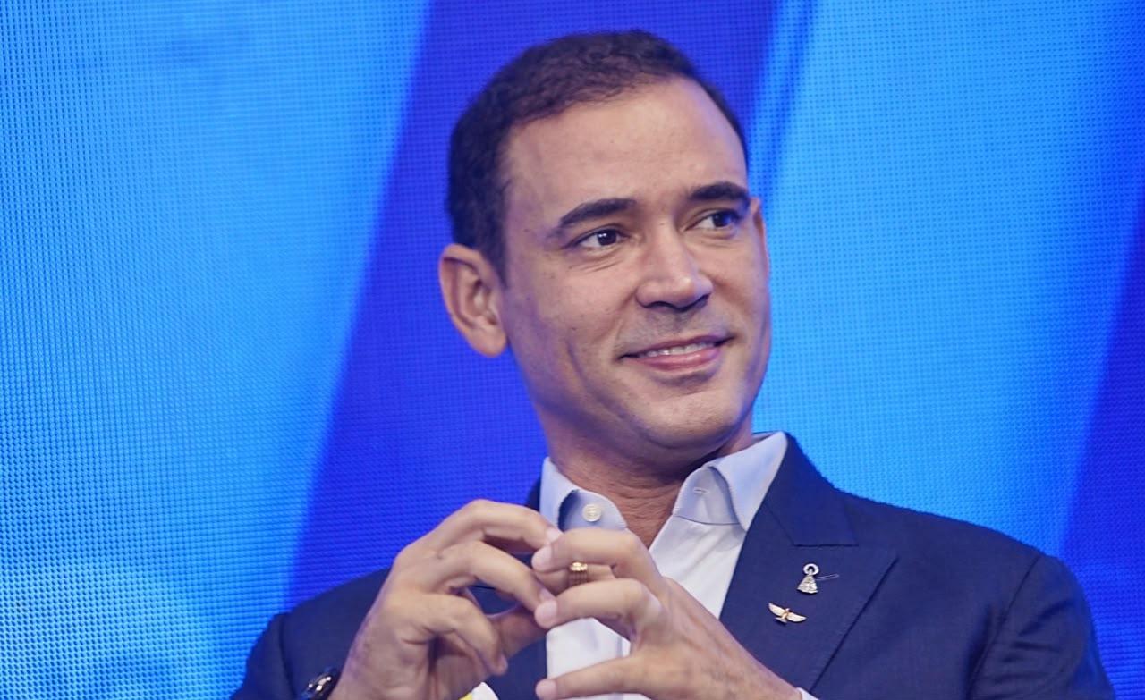 Vicentinho mira crise na saúde durante debate eleitoral no Tocantins