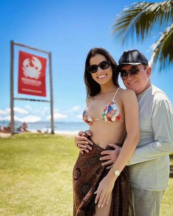 Amado Batista recusa mais filhos com esposa 51 anos mais jovem