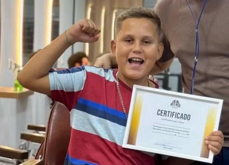 Barbeiro mirim com mais de 1 milhão de seguidores é morto a tiros em PE
