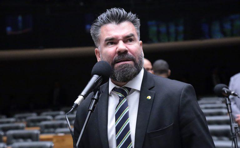 Deputado mais votado do Pará relata projeto que flexibiliza porte de armas