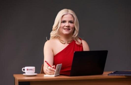 Empresária Ana Júlia dá rosto à Coelho Fibra e assume vanguarda do marketing em Canaã