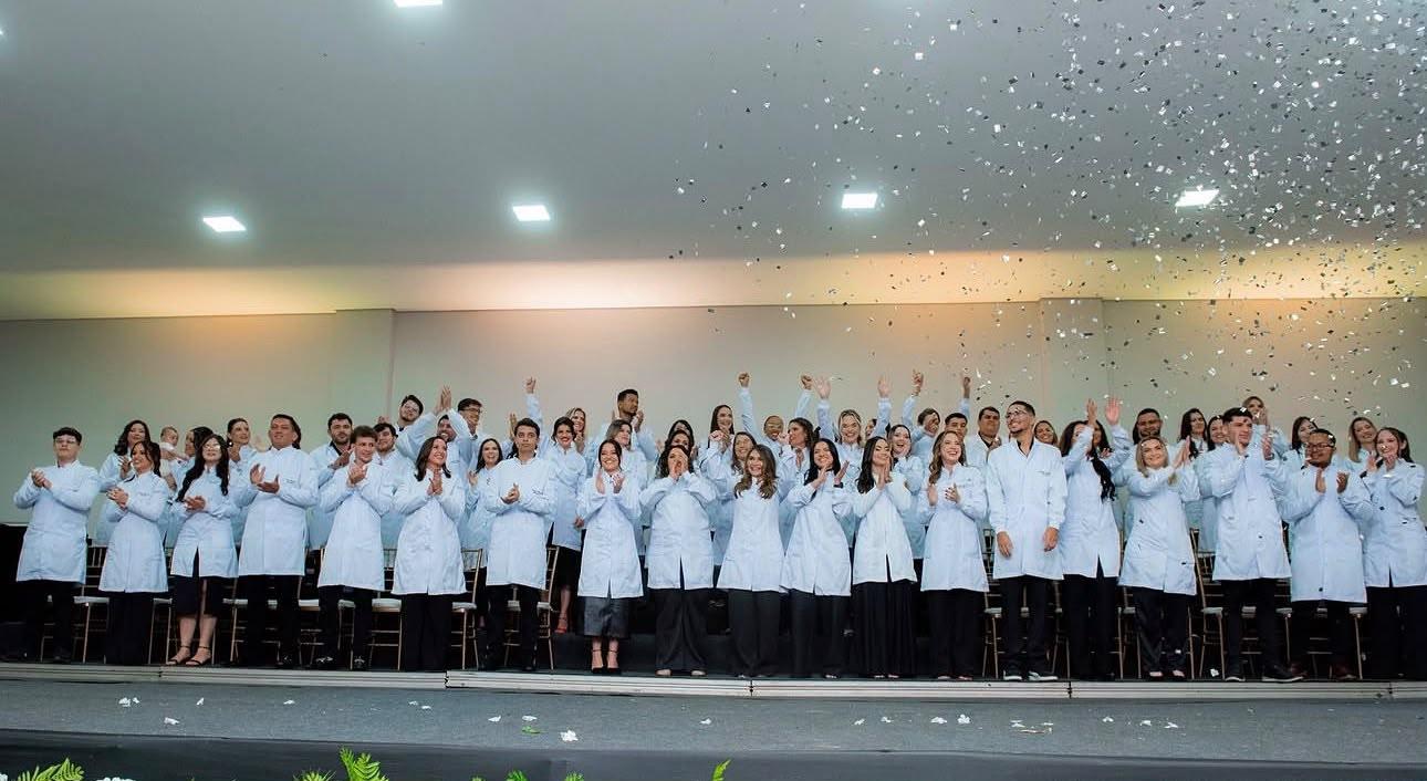 Faculdade Serra Dourada celebra novos estudantes de Medicina em Altamira