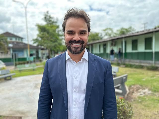 Flavio, Daniel e Toni: prefeito de Marabá pede votos na ‘Trindade do 22’