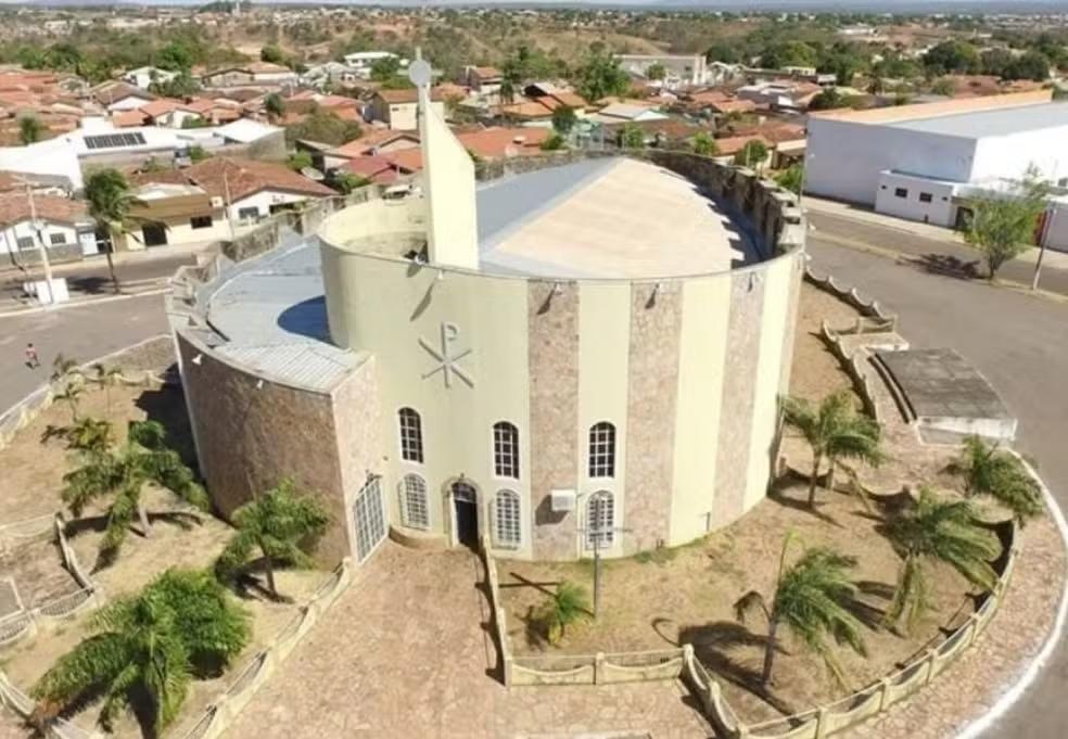 Homem é condenado a 4 anos por furto em igreja no TO