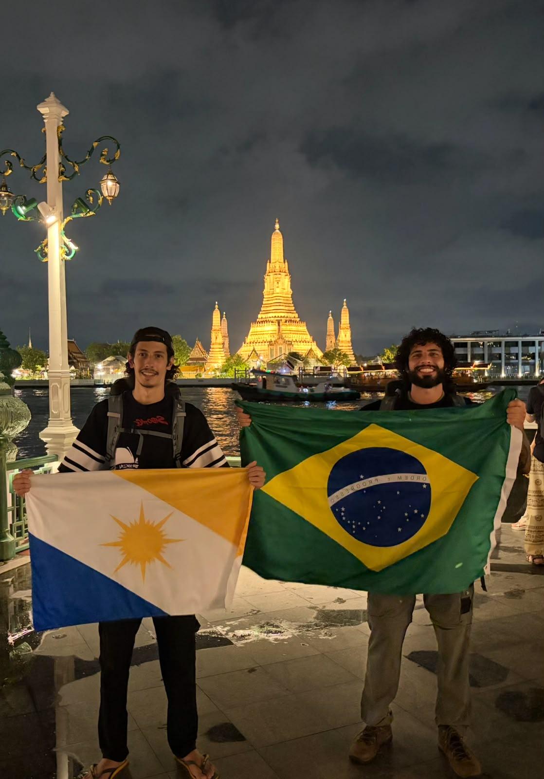 irmãos na Tailândia