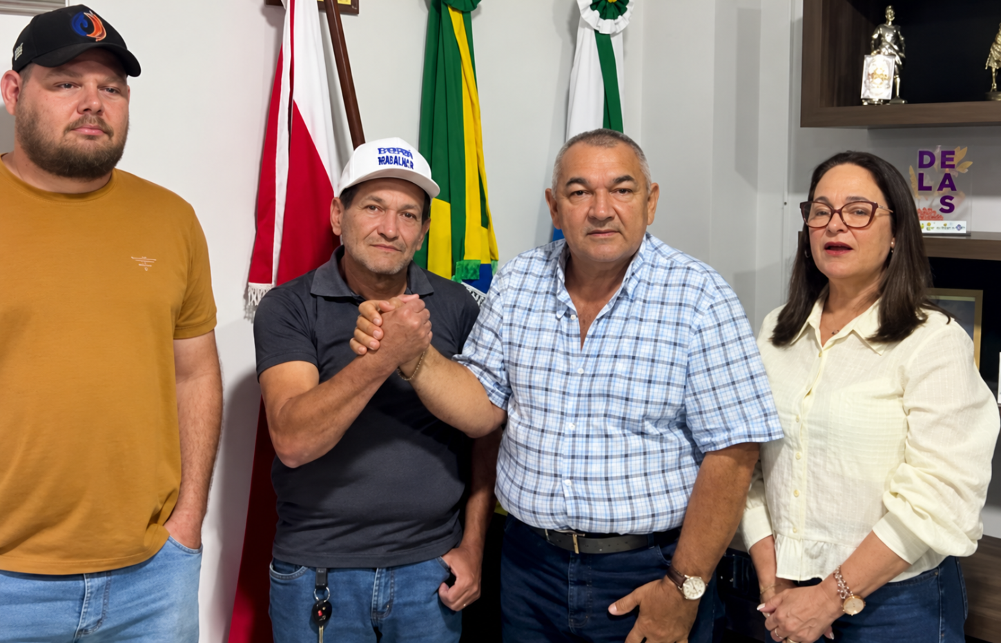 Prefeito Vandin reúne moradores para discutir melhorias na zona rural de Água Azul do Norte