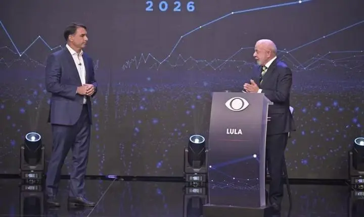 1º debate presidencial: Lula e Flávio Bolsonaro trocam acusações