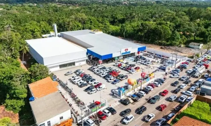 Bandidos armados invadem supermercado e roubam cofre na Grande São Luís