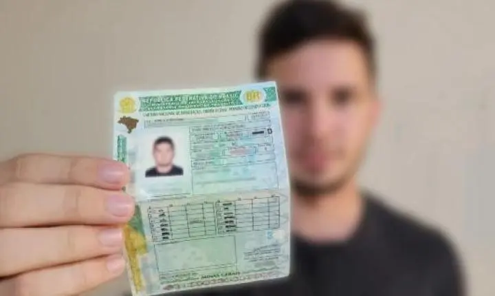 Câmara aprova suspensão e até cassação da CNH para quem abandonar animais usando veículos