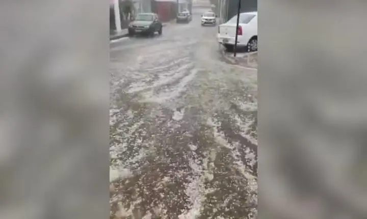 Chuva de granizo danifica escola e suspende aulas no Tocantins
