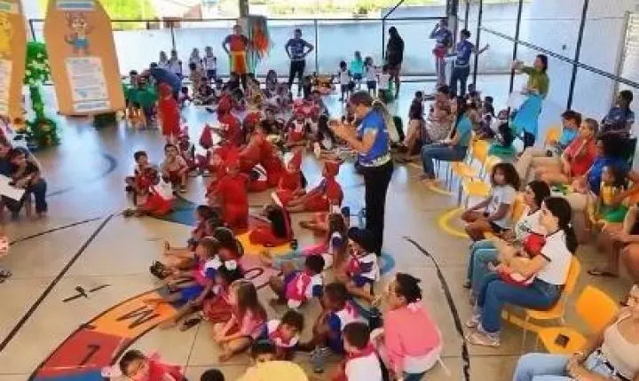 Creche Prisse Morais celebra o folclore em Cumaru