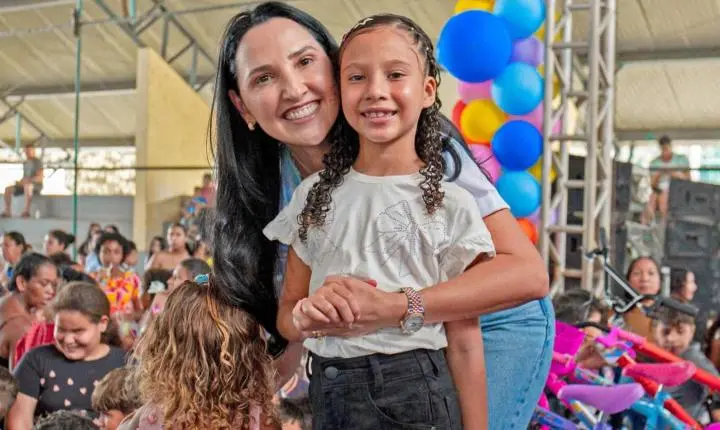 Crianças de Serra Pelada celebram o direito de brincar e sorrir