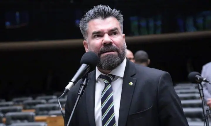 Deputado mais votado do Pará relata projeto que flexibiliza porte de armas