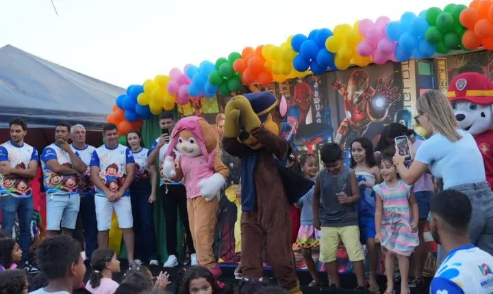 Dia das Crianças em Breu Branco presenteia garotada com mais de 8 mil brinquedos