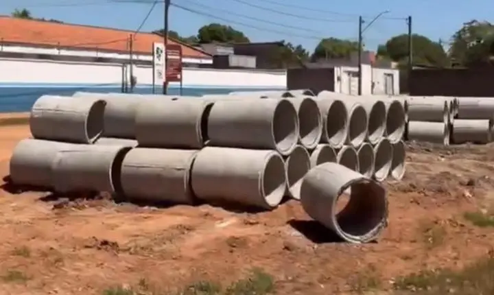 Dr. Rener acompanha obras de infraestrutura e drenagem em Redenção