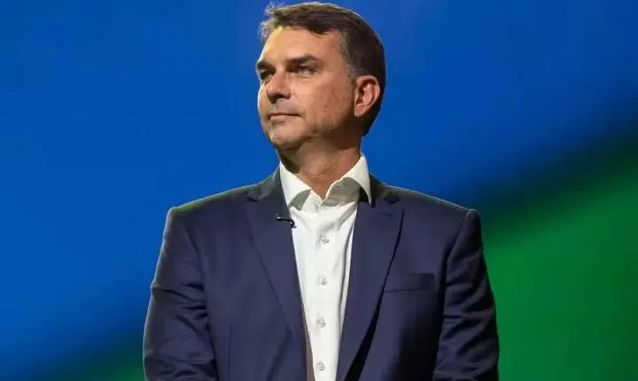 'É mais um estelionato antes da eleição', diz Flávio Bolsonaro sobre MP das bets