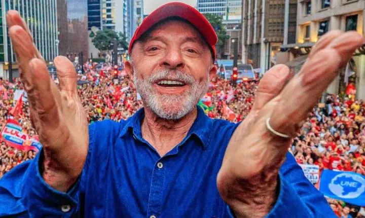 Em feito histórico, Lula é o 1º presidente a vencer de virada no 2º turno