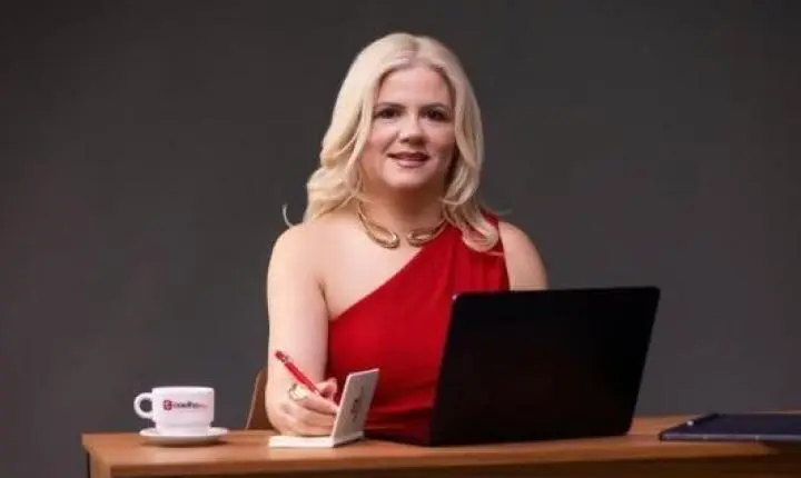 Empresária Ana Júlia dá rosto à Coelho Fibra e assume vanguarda do marketing em Canaã